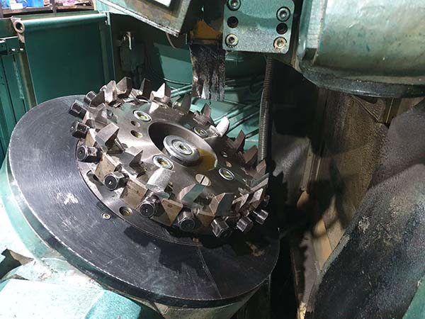 Фото заточувального верстата для зуборізних головок 3М666ВФ2